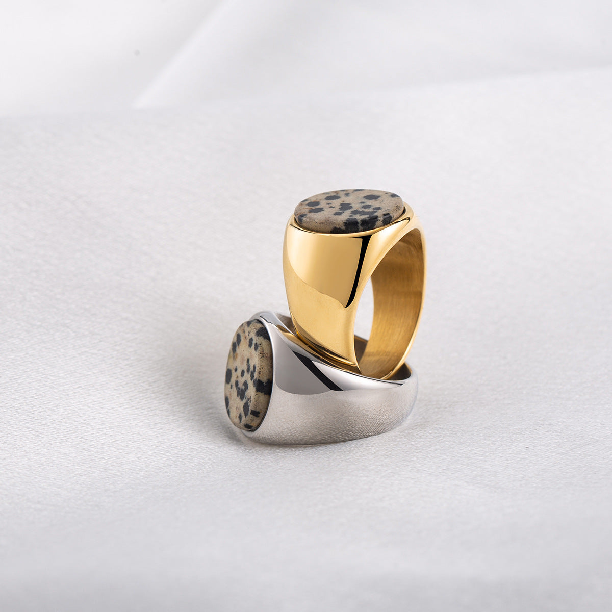 Wholesale Artistic Fashion Titanium Steel 18K Gold Spotted Stone Ring